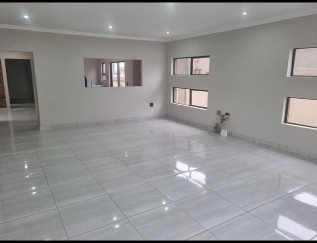 4 BEDROOM DETACHED FOR SALE IN LIEFDE EN VREDE